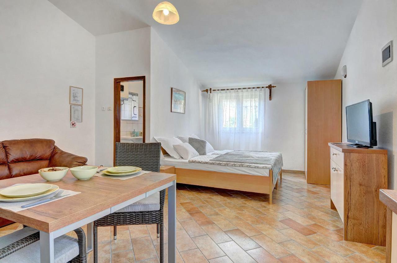 פאז'אנה Adriatic Apartments Nada מראה חיצוני תמונה