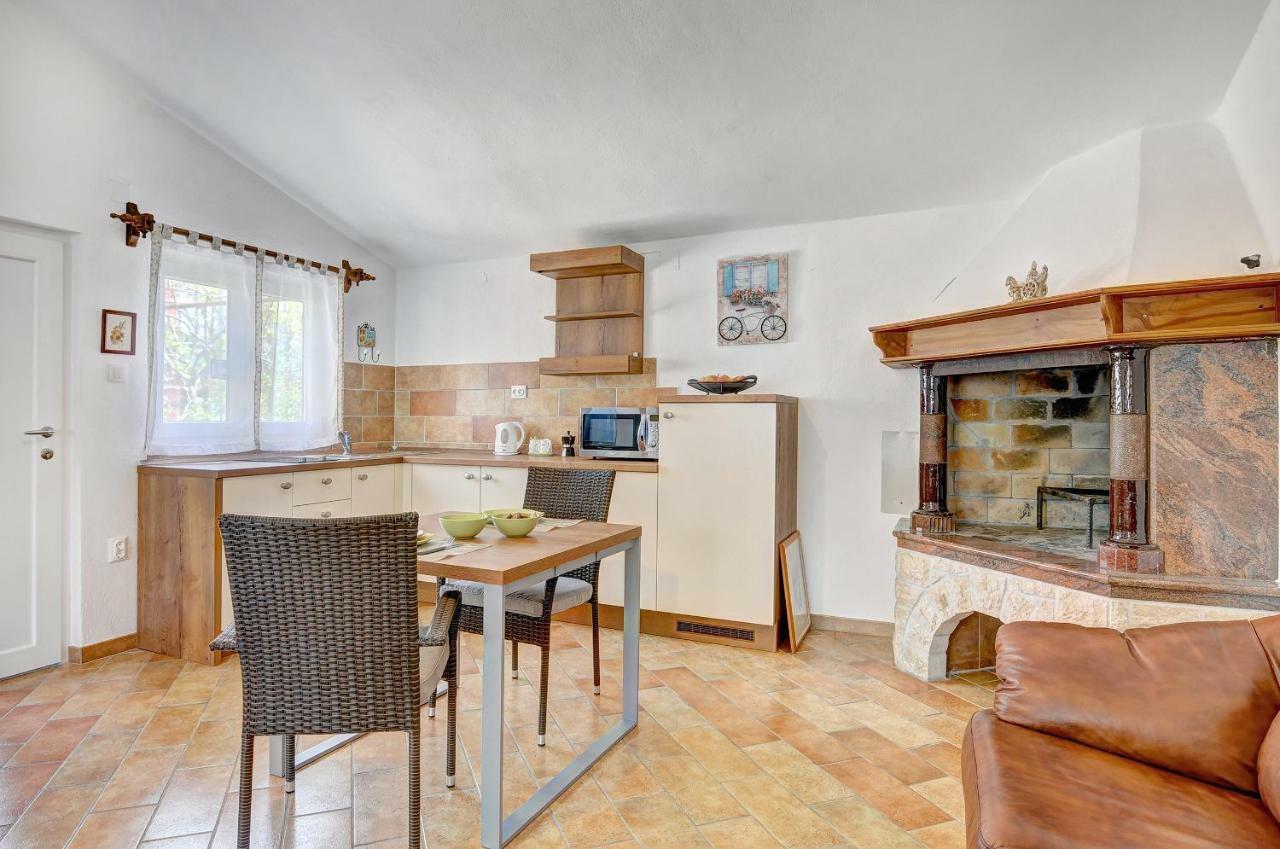 פאז'אנה Adriatic Apartments Nada מראה חיצוני תמונה